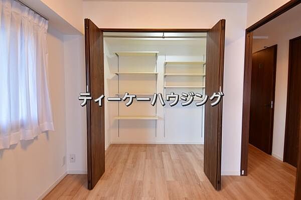 ゆとりある収納は、持ち物が多い方でもすっきりした生活を送れる筈です。