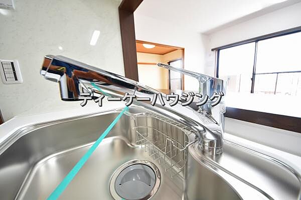 普段のお料理にもおいしいお水が使えます。浄水機能付き水栓完備