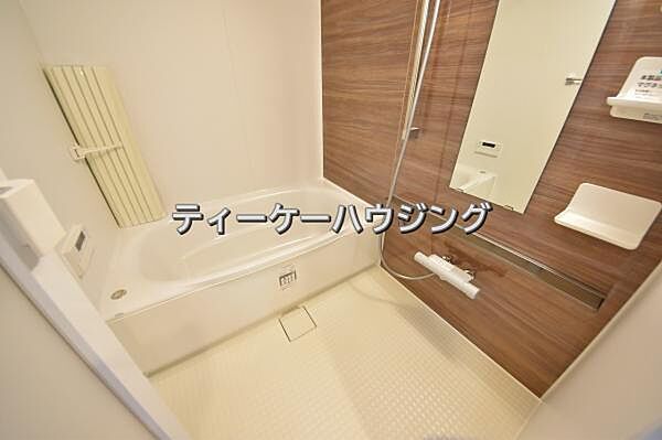 お子さんと一緒でもゆとりな広さです。快適・清潔な空間で心も体もオフになる時間を楽しんでみませんか。