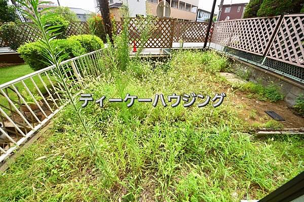 庭付きマンションは、一戸建て感覚の暮らしが味わえます。