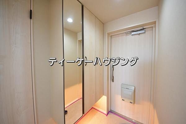 玄関を拡大表示