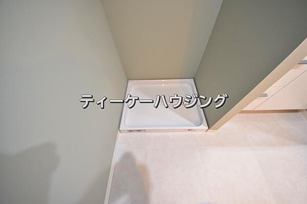 大容量の洗濯機にも対応できる洗濯機置き場を確保。