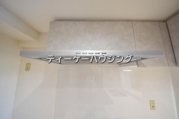 お掃除しやすくいつまでも清潔にお使いいただける手元ライト付き換気扇
