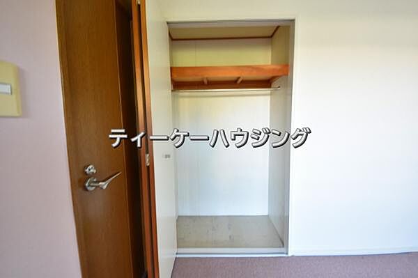 ここまでたくさん収納があれば、物が多い方でも安心ですね。