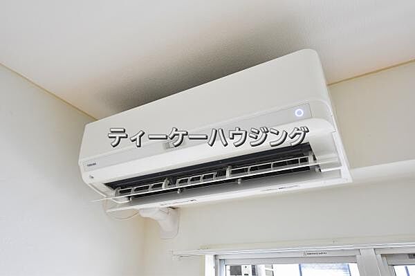 うれしいエアコン付き物件。快適な暮らしがすぐに始められますね。