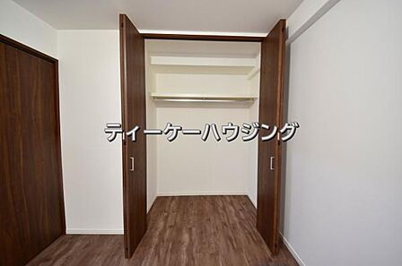 ゆとりある収納は、持ち物が多い方でもすっきりした生活を送れる筈です。