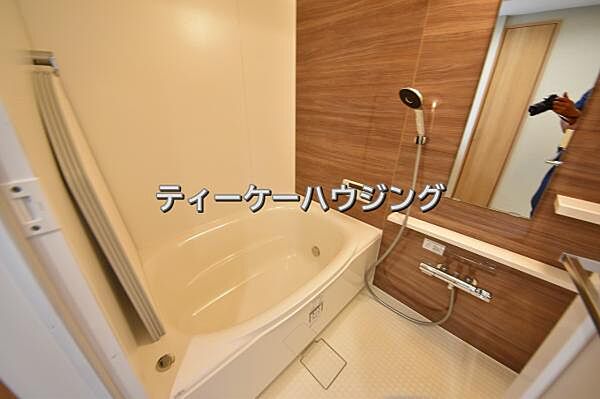 お子さんと一緒でもゆとりな広さです。快適・清潔な空間で心も体もオフになる時間を楽しんでみませんか。