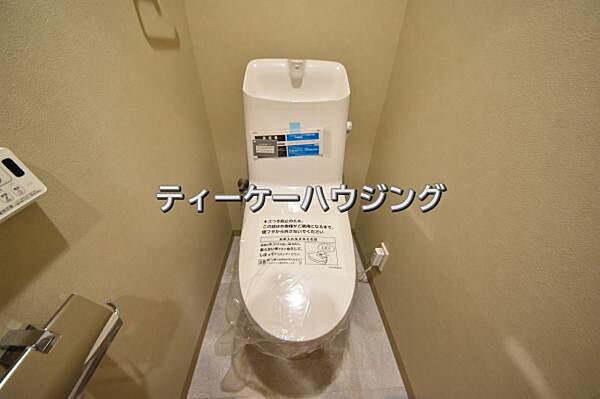 温水洗浄機能付き便座を標準装備。清潔で快適な空間を演出します。