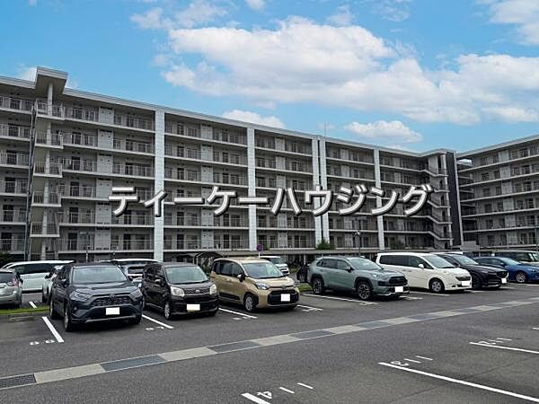 堂々とした佇まいが、住む者に満足感と安心感を与えてくれます。