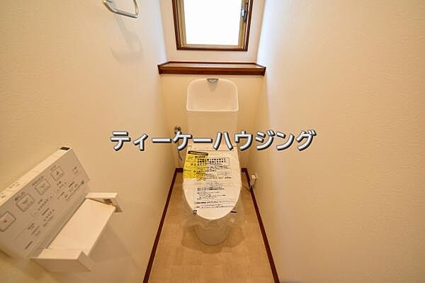 温水洗浄機能付き便座を標準装備。清潔で快適な空間を演出します。