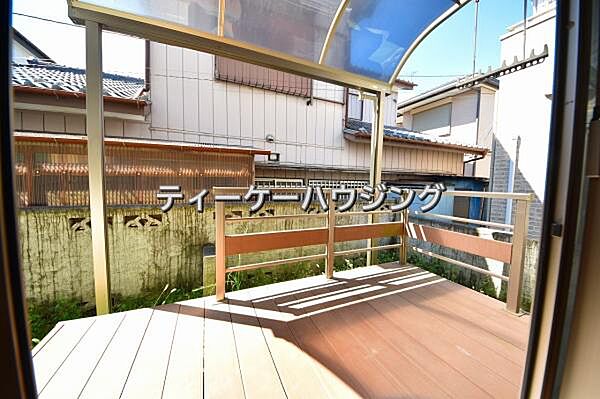 ウッドデッキがあるので、ゆったりとした休日を過ごせます。