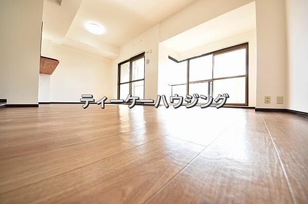 お家の中心となる大きな空間がご家族のコミュニケーションスペースになる筈です。