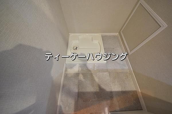 大容量の洗濯機にも対応できる洗濯機置き場を確保。