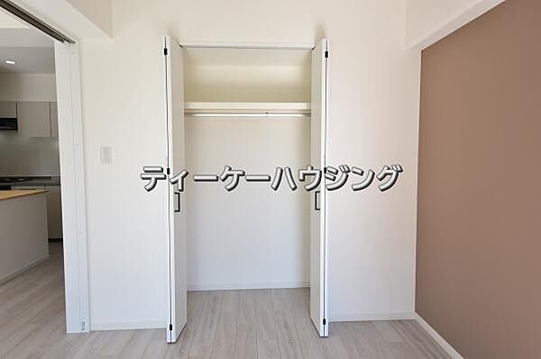 ゆとりある収納は、持ち物が多い方でもすっきりした生活を送れる筈です。