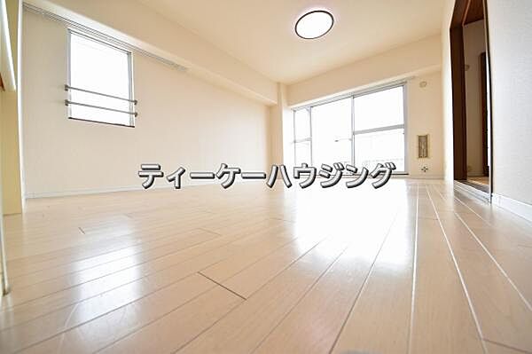 お家の中心となる大きな空間がご家族のコミュニケーションスペースになる筈です。