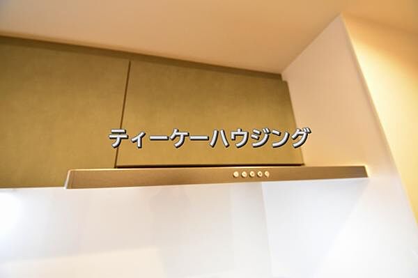 お掃除しやすくいつまでも清潔にお使いいただける手元ライト付き換気扇