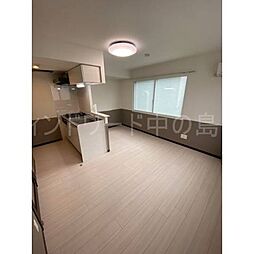 パインハート中の島 203 2階1LDKのリビング/ダイニング