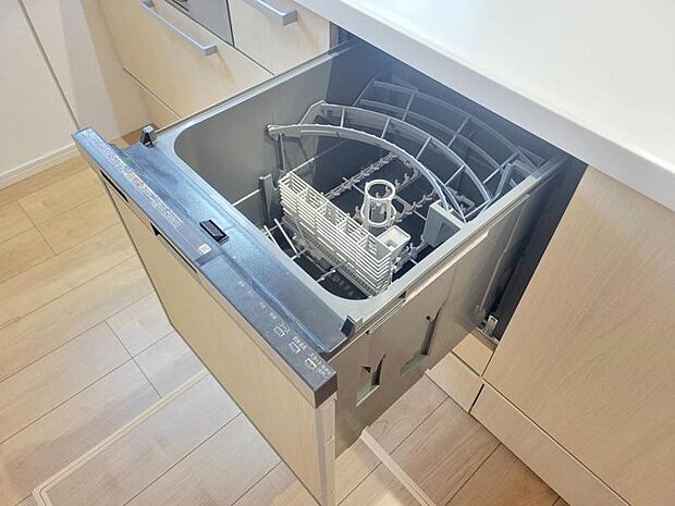 食洗機　忙しい毎日に嬉しい食洗機。自動洗浄にお任せで家族のだんらんを確保できます！