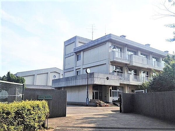 千葉市立土気中学校 徒歩15分。 1190m