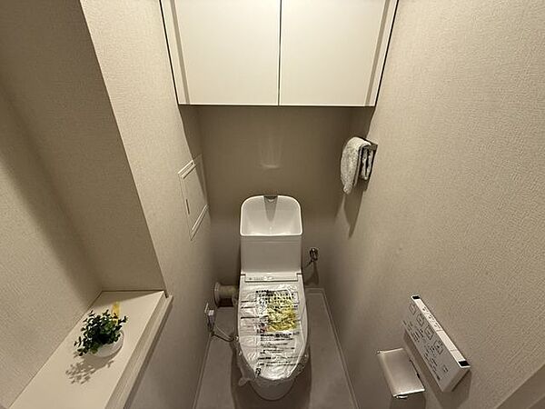 トイレも新品交換済み！ウォシュレット付の多機能便座です。