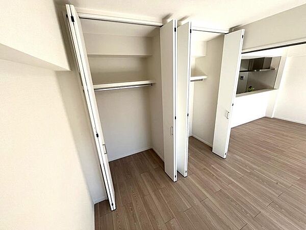 各部屋にクローゼット完備！ゆとりの収納で片付けも掃除もテキパキ完了。
