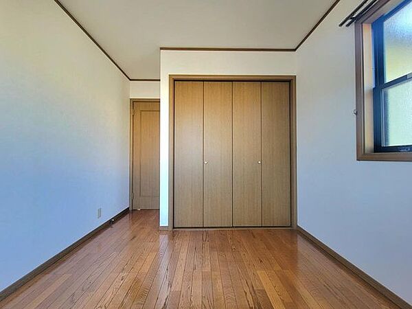 木の温もりがやさしいフローリング