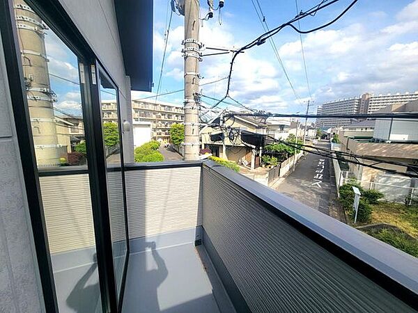 陽当たりが良いバルコニーで毎日のお洗濯もラクラク快適。