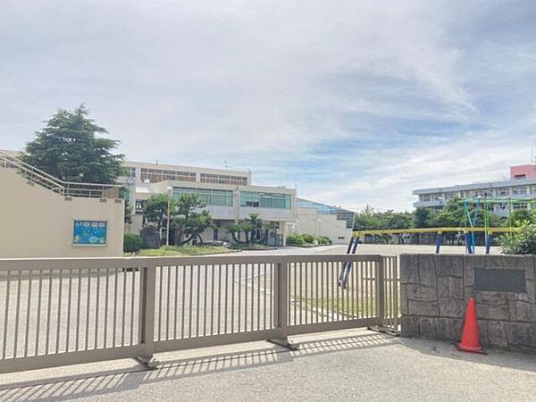 千葉市立幸町第三小学校 600m