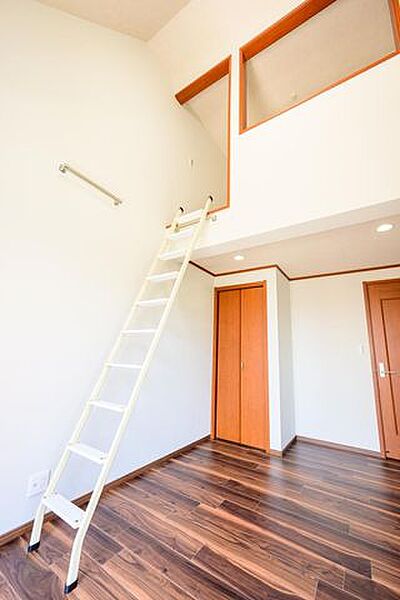 各部屋を最大限に広く使って頂ける様に全居住スペース収納付。