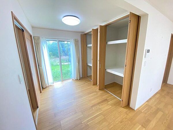 客間としてや趣味の部屋としてなど多目的に使用できます。