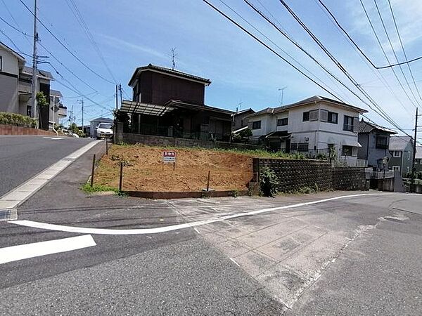 角地につき陽当り・通風良好です！