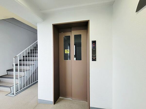 マンションエレベーター