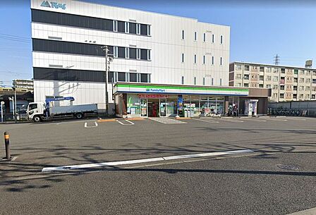 ファミリーマート千葉祐光三丁目店 徒歩9分。 700m