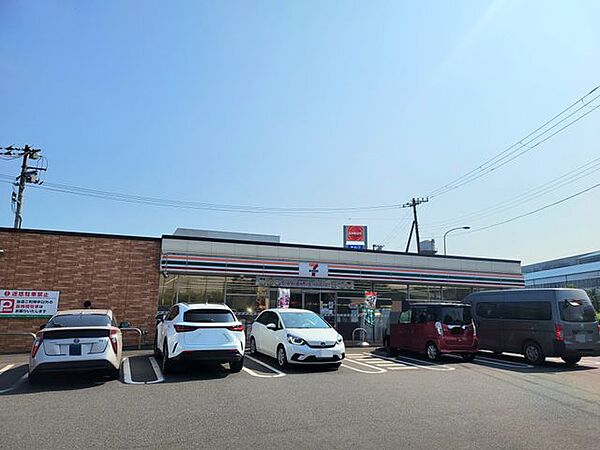 セブンイレブン千葉塩田町店 徒歩8分。 600m