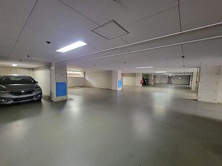 駐車場 1住戸1台使用可