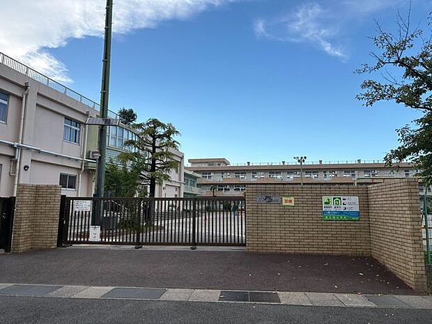 市川市立宮久保小学校 徒歩8分。 570m