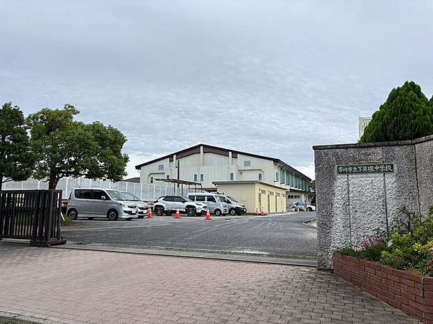 市川市立下貝塚中学校 徒歩6分。 470m