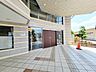 エントランス：マンションエントランス