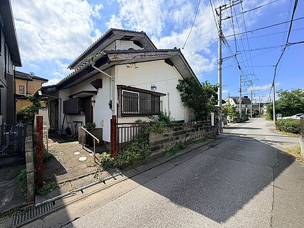 スーパーが近く、お買い物にも便利です。