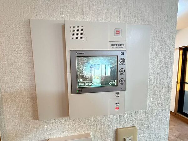 TVモニター付きインターホンで防犯面も安心です
