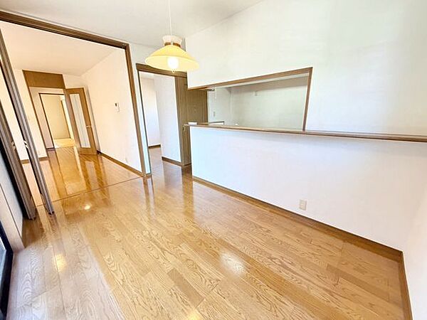 陽当たり良好の広々LDK、家族団らんが自然と生まれる住空間