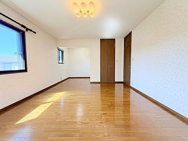 寛ぎの時間を紡ぎだす主寝室。大型ベッドを置いても余裕です。