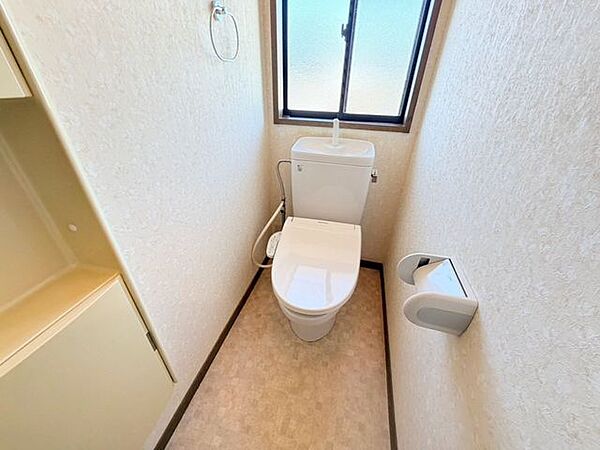 1・2階にトイレがございます！朝の忙しい時間帯も待たずにすみそうですね