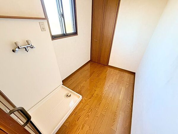2階にも洗濯機置き場がございます