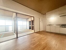 ロイヤルメゾン 6階3DKのリビング/ダイニング