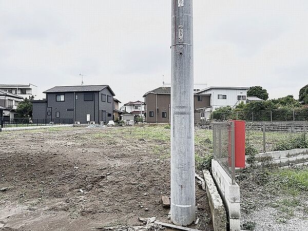 周辺の環境と調和する、開放感のある広々とした敷地が豊かな暮らしの可能性を広げてくれます。