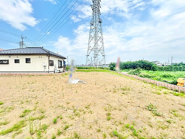 隣家とのゆとりにもこだわりを。広々敷地にご注目ください。