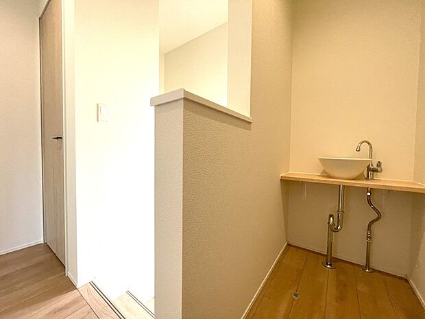 2階トイレ脇手洗い