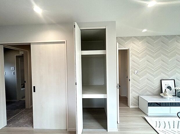 全居室はもちろん、共用スペース収納もあり、すっきり片づけて広く使えます。 