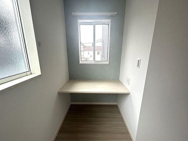 カウンタースペースが設けられており、お勉強やテレワークにも最適です。